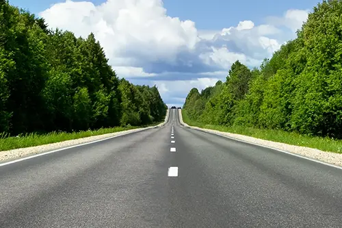 Lunga e diritta correva la strada